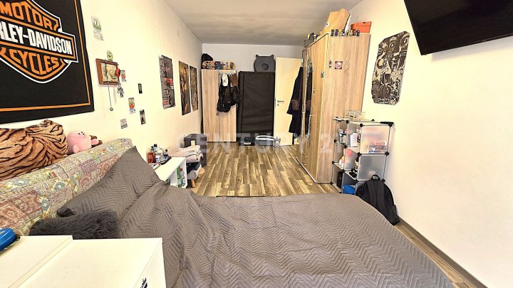 Aufwendig neu renoviertes freistehendes Einfamilienhaus mit kl. Garten und Garage in Friedrichsthal