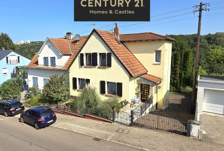 Ansicht des Hauses von der linken Haussseite