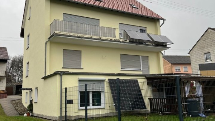 Renovierte Eigentumswohnung mit großem Balkon und Garage, sowie Gartenanteil