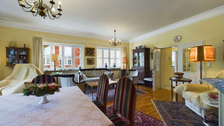 Charmante Liegenschaft mit Garten, Balkon, Stellplatz für Singles / Paare - Altenkessel, Saarbrücken