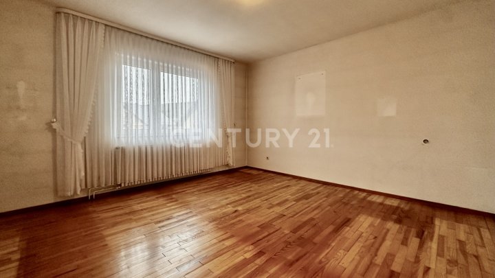 Kaufpreis gesenkt! Großes EFH in Queidersbach – Nähe Air Base, 4 SZ, 2 Terrassen, 3 Garagen