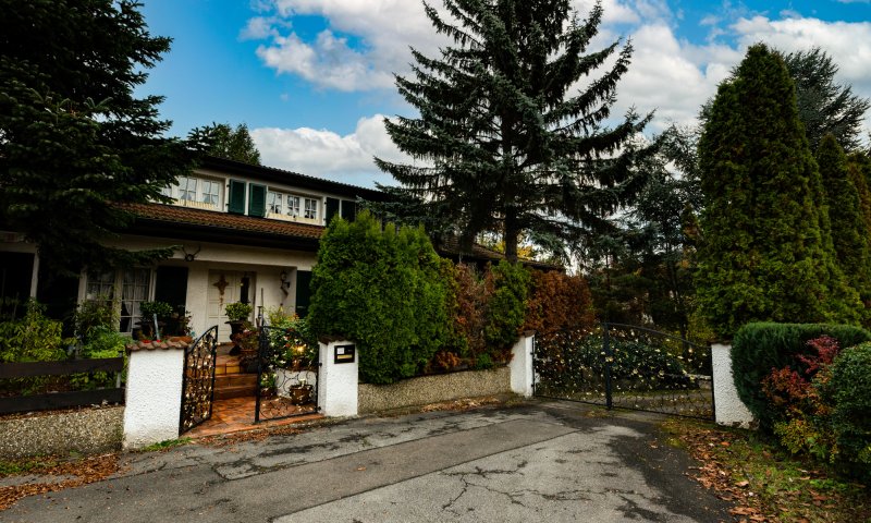 Großzügiges Ein-/Zweifamilienhaus in bevorzugter Lage! Neunkirchen-Kohlhof