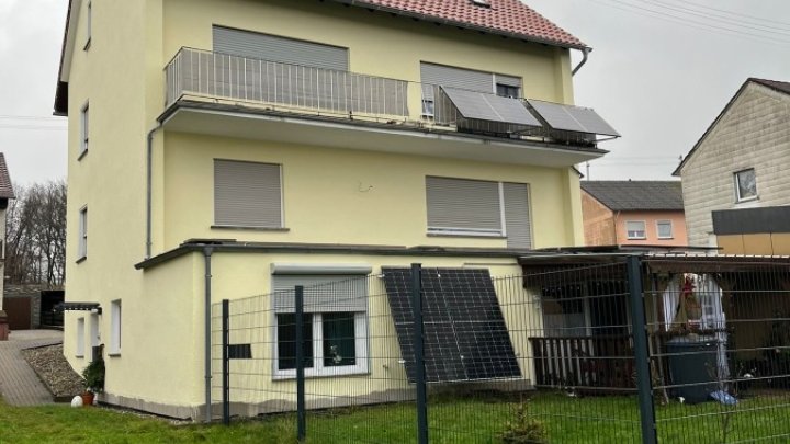 Großzügige Dachgeschosswohnung in ruhiger Lage zu verkaufen.