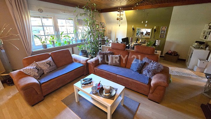 Charmantes 1-2 Familienhaus mit Garten und Garage in ruhiger Lage von Altenwald