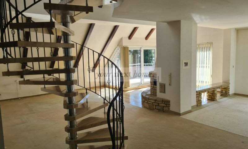Seltene große Maisonette- Wohnung in Top Lage von Saarbrücken zu verkaufen.