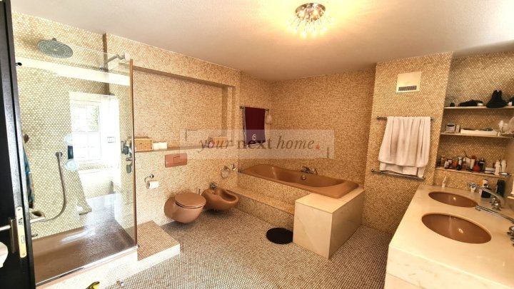 Seltene große Maisonette- Wohnung in Top Lage von Saarbrücken zu verkaufen.