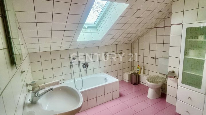 Exklusive sanierte Villa auf 480 m²: Luxus, Komfort und Stil in bester Lage