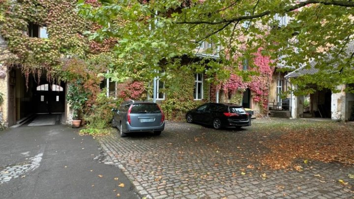 Sanierte Altbauwohnung mit Stellplatz + EBK im Quartier Mainzer Straße
