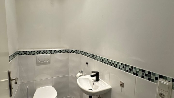 Sanierte Altbauwohnung mit Stellplatz + EBK im Quartier Mainzer Straße