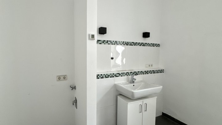 Sanierte Altbauwohnung mit Stellplatz + EBK im Quartier Mainzer Straße