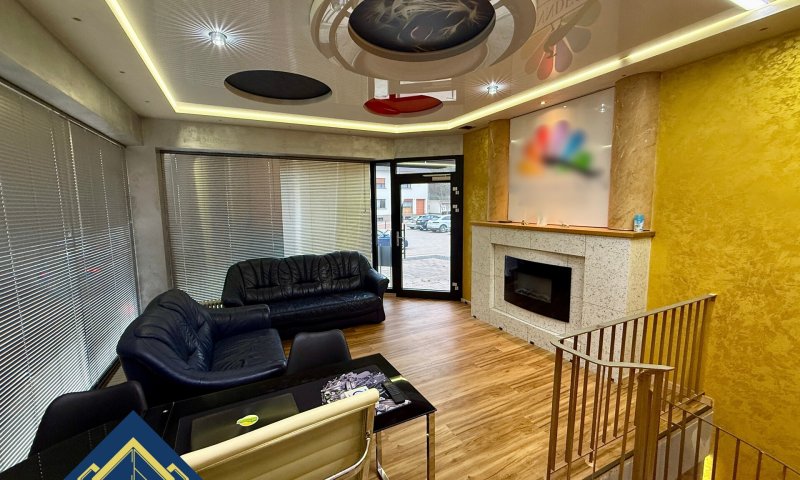 Zentrale Gewerbeeinheit am Hubertusplatz in Nalbach zu verkaufen