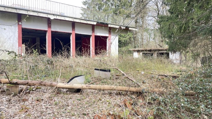 Bestandsschutz-Gebäude auf großem Grundstück – Wiederaufbau nach Brand möglich