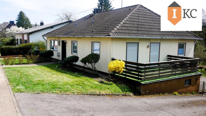Familienfreundlicher Bungalow mit EL-Wohnung in guter Lage - Wadern  !!
