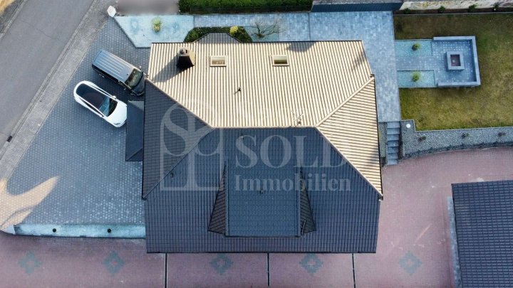 Luxuriöse Liegenschaft mit 3 Wohneinheiten in Kirkel - mit Stellplätzen, Doppelgarage & Garten