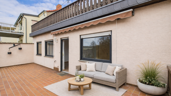 Großzügiges Einfamilienhaus mit Südgarten, 4 Schlafzimmern, Balkon & Garage nahe Saarpolygon