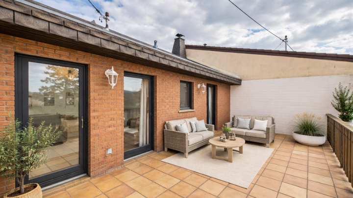 Großzügiges Einfamilienhaus mit Südgarten, 4 Schlafzimmern, Balkon & Garage nahe Saarpolygon