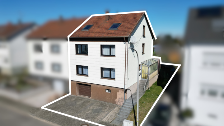 Reserviert! Familientraum in Saarlouis: Großzügiges Einfamilienhaus mit weitläufigem Garten in ruhiger Lage