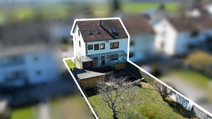 Reserviert! Familientraum in Saarlouis: Großzügiges Einfamilienhaus mit weitläufigem Garten in ruhiger Lage