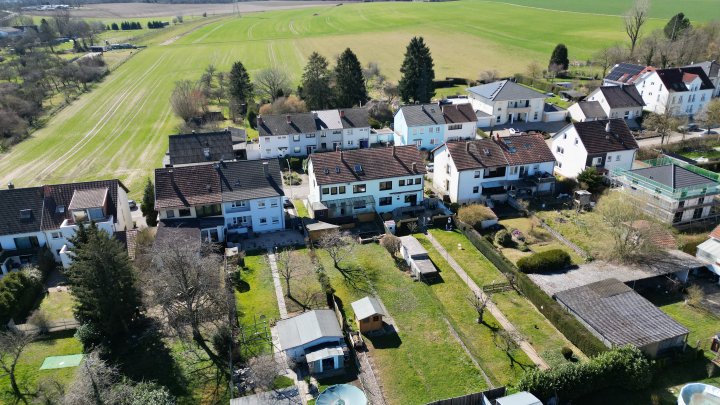 Reserviert! Familientraum in Saarlouis: Großzügiges Einfamilienhaus mit weitläufigem Garten in ruhiger Lage