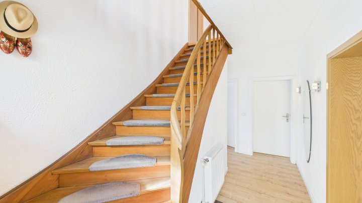 Reserviert! Familientraum in Saarlouis: Großzügiges Einfamilienhaus mit weitläufigem Garten in ruhiger Lage