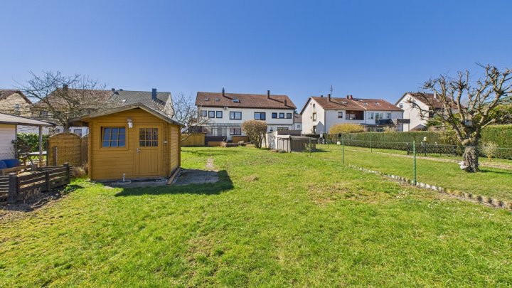 Reserviert! Familientraum in Saarlouis: Großzügiges Einfamilienhaus mit weitläufigem Garten in ruhiger Lage