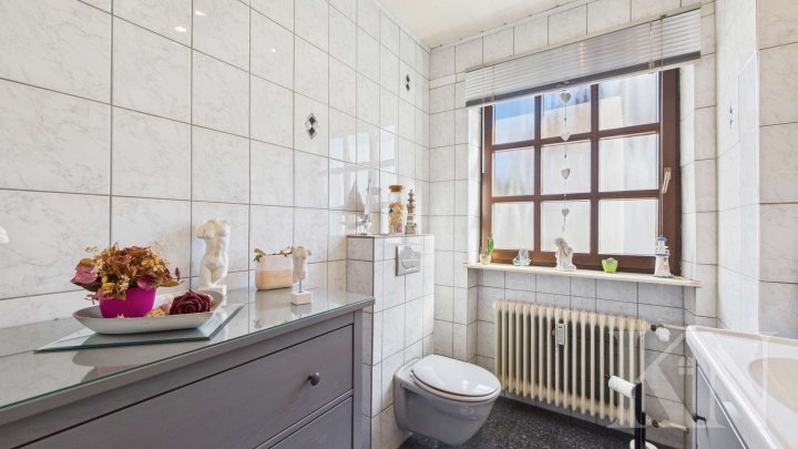 Sofort beziehbares Einfamilienhaus mit Garten und traumhaften Fernblick!