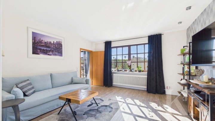Sofort beziehbares Einfamilienhaus mit Garten und traumhaften Fernblick!
