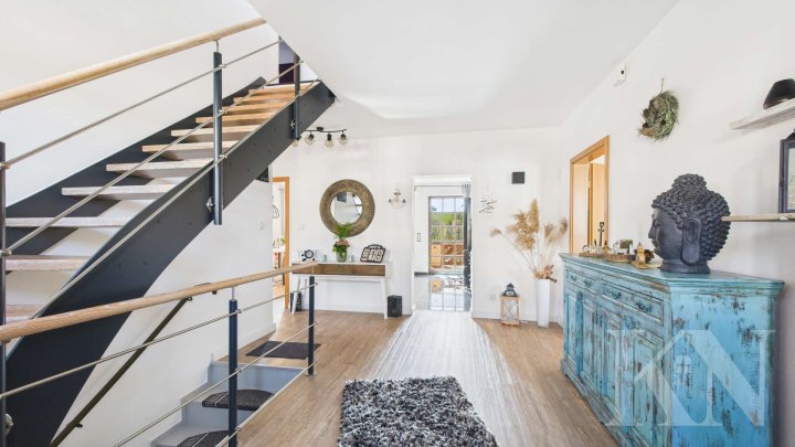 Sofort beziehbares Einfamilienhaus mit Garten und traumhaften Fernblick!