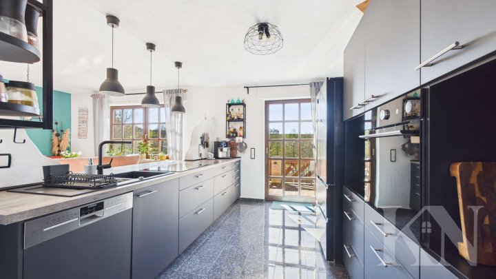 Sofort beziehbares Einfamilienhaus mit Garten und traumhaften Fernblick!