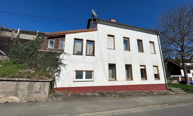 Perfektes Zuhause für Familien mit viel Platz und individuellen Möglichkeiten