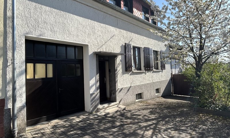Familienidyll: großzügiges einseitig angebautes Einfamilienhaus in Ensheim zu verkaufen
