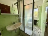 Badezimmer mit Dusche UG