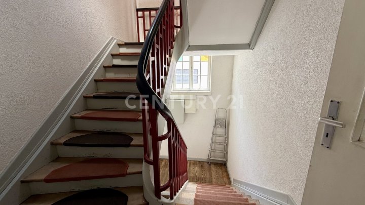 Ca. 260 m² große Stadtvilla in Saarbrücken Güdingen verteilt auf 3 Etagen