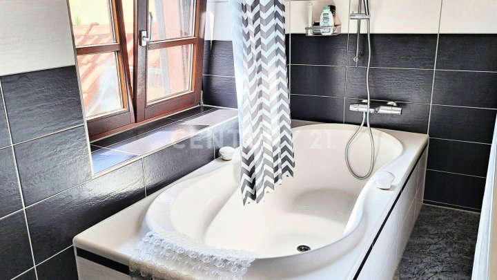 Zeitloses Erbe aus 1625 – Charmantes Bauernhaus mit vielseitiger Gewerbeeinheit