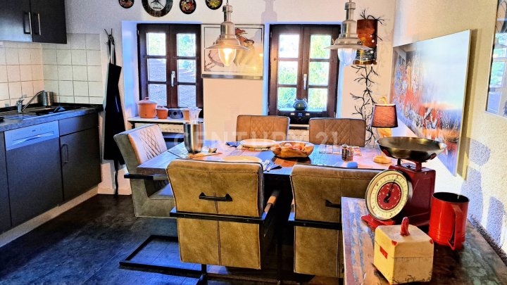 Zeitloses Erbe aus 1625 – Charmantes Bauernhaus mit vielseitiger Gewerbeeinheit