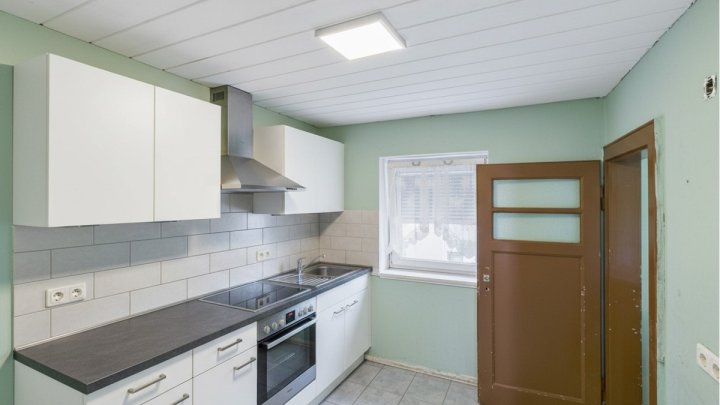 Charmantes Haus wartet auf neuen Glanz!