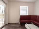 Zimmer mit Zugang zum Balkon
