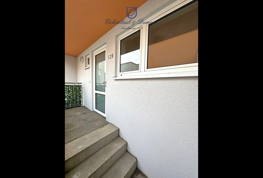 Eigener Zugang zur Wohnung OG