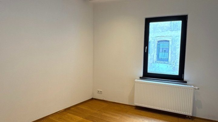 Hochwertig sanierte Maisonette-Wohnung auf dem St. Johanner Markt