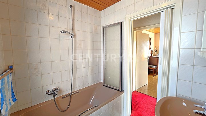 Charmantes sehr gepflegtes Einfamilienhaus m. großem Garten & Garage in Fischbach Top Lage Sackgasse