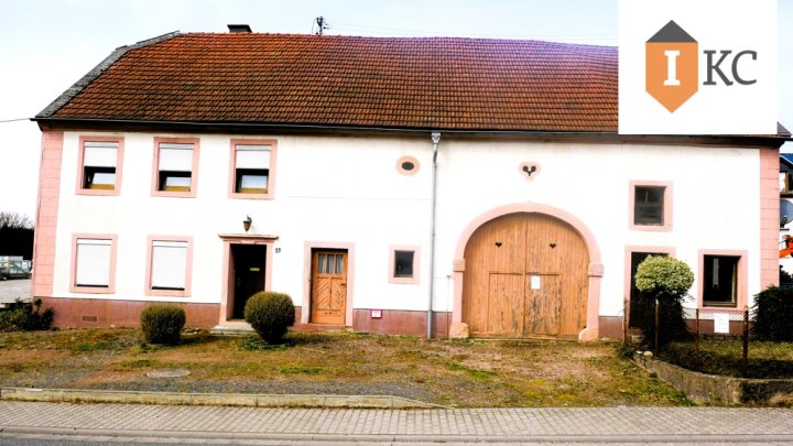 Rustikaler Charme trifft Gestaltungsspielraum – Handwerkerhaus mit Hof & Scheune