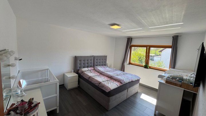Neuwertige Mietwohnung auf dem Sonnenhügel