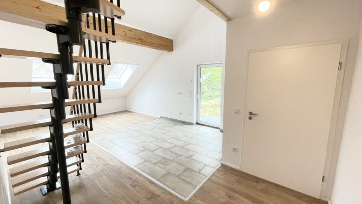 Erstbezug:Maisonette-Wohnung mit Garten, Terrasse & eigener PV-Anlage – 107 m² Wohlfühlfläche in Beckingen-Reimsbach
