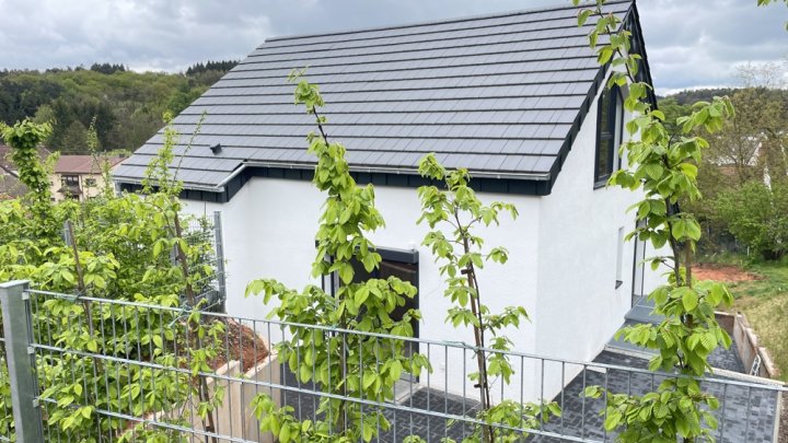 Erstbezug:Maisonette-Wohnung mit Garten, Terrasse & eigener PV-Anlage – 107 m² Wohlfühlfläche in Beckingen-Reimsbach