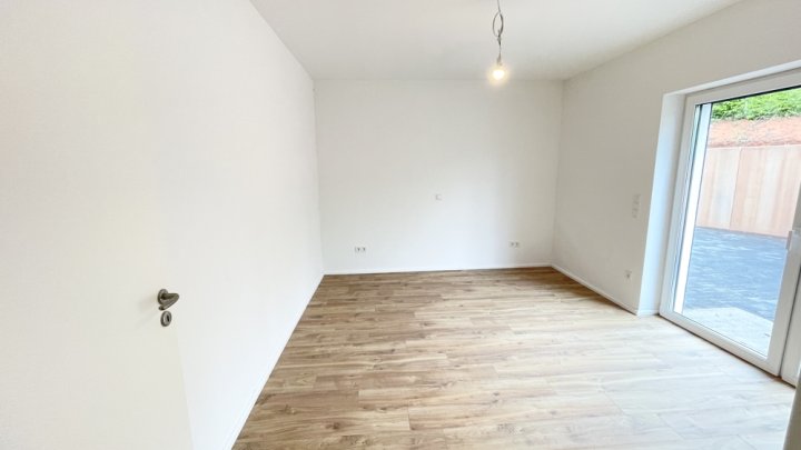 Erstbezug:Maisonette-Wohnung mit Garten, Terrasse & eigener PV-Anlage – 107 m² Wohlfühlfläche in Beckingen-Reimsbach