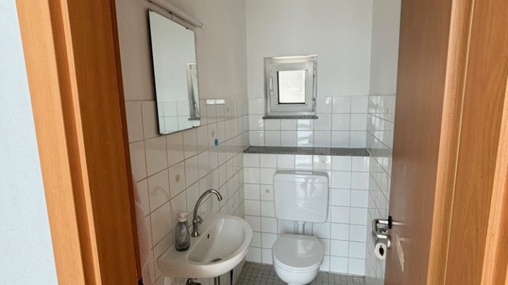Moderne 3-ZKB Maisonette-Wohnung mit Terrasse + Stellplatz