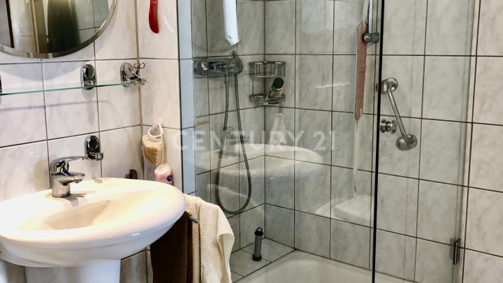 1-2 Familienhaus mit viel Potenzial-perfekt für Familien, Mehrgenerationen & Investoren