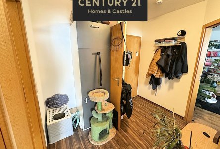 Diele mit Eingangsbereich und Garderobe