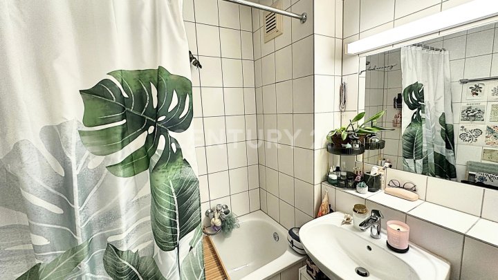 Lichtdurchflutet & Gemütlich: Ihre 2-ZKB-Wohnung mit Balkon