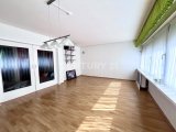 Wohn und Esszimmer